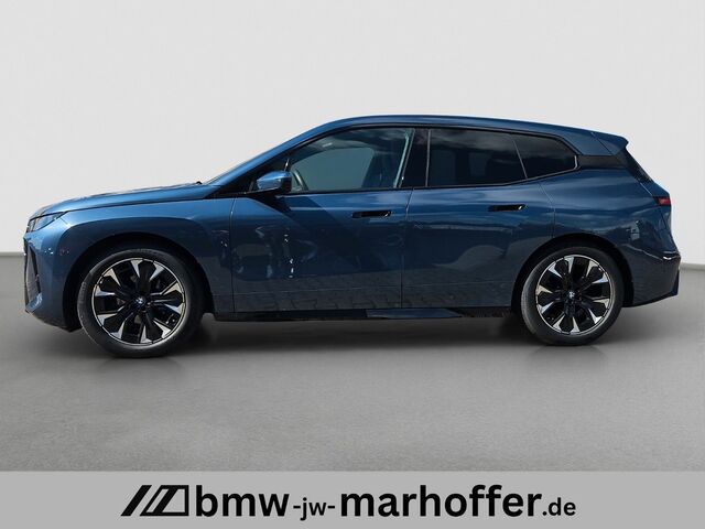 BMW iX xDrive45 MSport 21 Z AHK PAP DAP Harman Ansicht 5 für Fahrzeugdetailseite