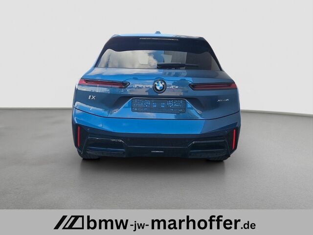 BMW iX xDrive45 MSport 21 Z AHK PAP DAP Harman Ansicht 6 für Fahrzeugdetailseite