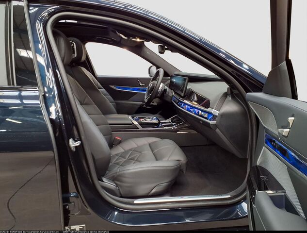 BMW 740 d xDrive MSport PanSkyDACH Standhzg Iconic Ansicht 5 für Fahrzeugdetailseite