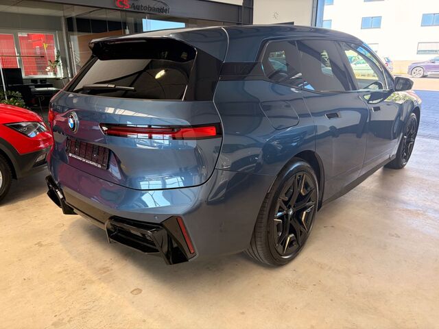 BMW iX xDrive45 MSportPro 23Z AHK B&W Suite Amido Ansicht 5 für Fahrzeugdetailseite