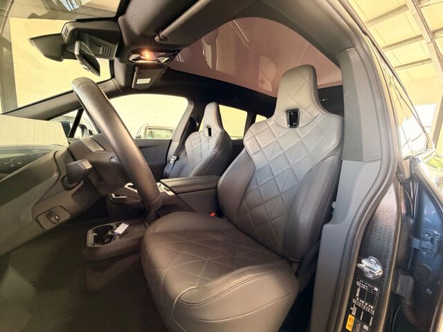 BMW iX xDrive45 MSportPro 23Z AHK B&W Suite Amido Ansicht 9 für Fahrzeugdetailseite