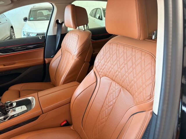 BMW 740 d xDrive Executive Drive Pro Glasdach Ansicht 7 für Fahrzeugdetailseite