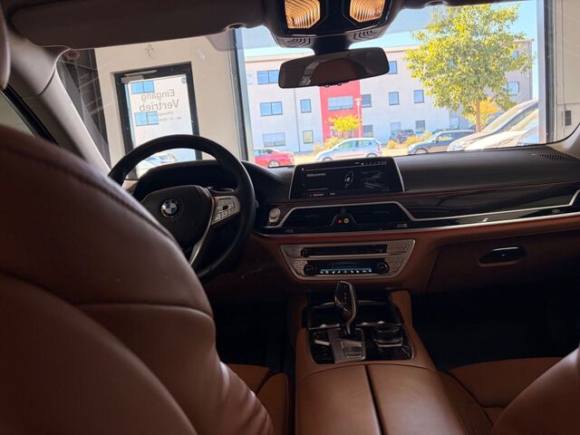 BMW 740 d xDrive Executive Drive Pro Glasdach Ansicht 8 für Fahrzeugdetailseite