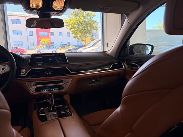 BMW 740 d xDrive Executive Drive Pro Glasdach Ansicht 9 für Fahrzeugdetailseite