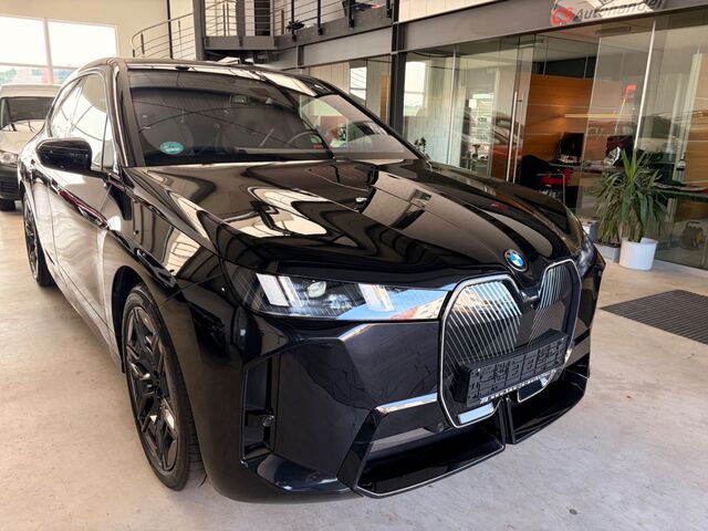BMW iX xDrive45 MSport Luftfeder