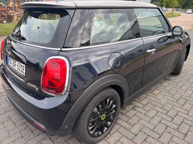MINI Cooper SE Mini 3-trg.  Classic Trim Ansicht 4 für Fahrzeugdetailseite