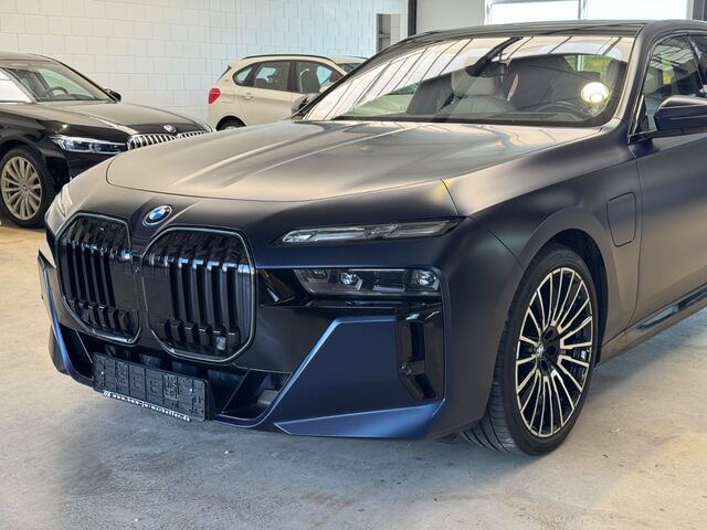 BMW 750 e xDrive SkyLounge Sitzlüftung NP 186.900 EUR Ansicht 13 für Fahrzeugdetailseite