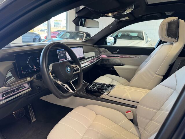 BMW 750 e xDrive SkyLounge Sitzlüftung NP 186.900 EUR Ansicht 15 für Fahrzeugdetailseite