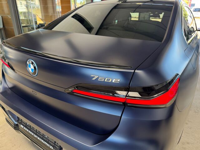 BMW 750 e xDrive SkyLounge Sitzlüftung NP 186.900 EUR Ansicht 26 für Fahrzeugdetailseite