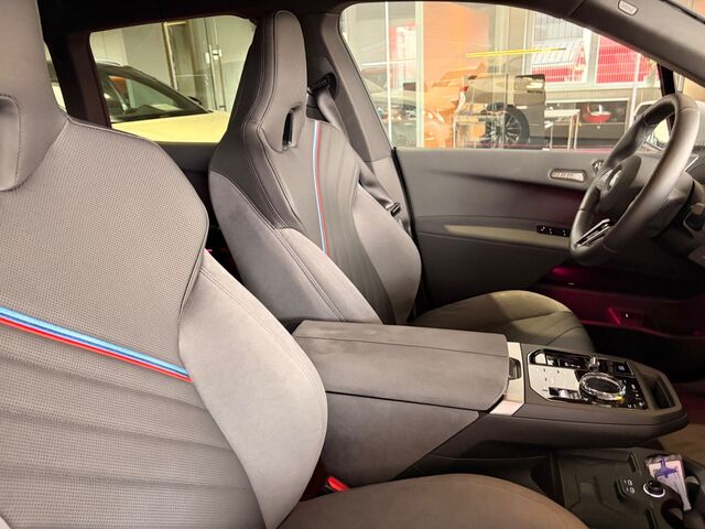 BMW iX xDrive45 HUD SkyLounge Luftfederung NP 111.565 EUR Ansicht 4 für Fahrzeugdetailseite