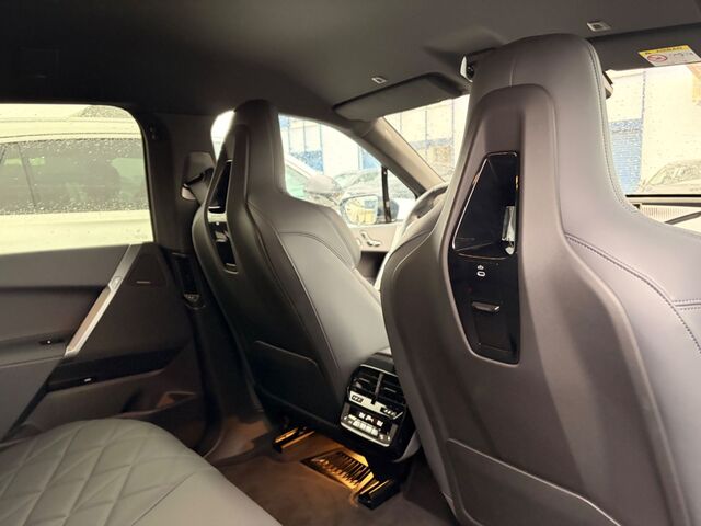 BMW iX xDrive45 HUD MSport H&K 21Z AHK NP 99.570 EUR Ansicht 5 für Fahrzeugdetailseite