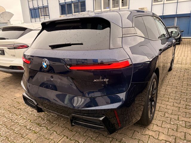 BMW iX xDrive45 HUD MSport H&K 21Z AHK NP 99.570 EUR Ansicht 7 für Fahrzeugdetailseite
