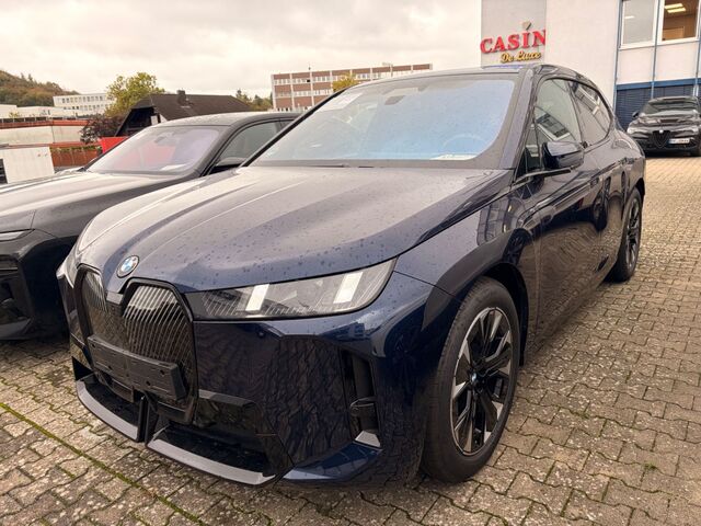 BMW iX xDrive45 HUD MSport H&K 21Z AHK NP 99.570 EUR Ansicht 9 für Fahrzeugdetailseite