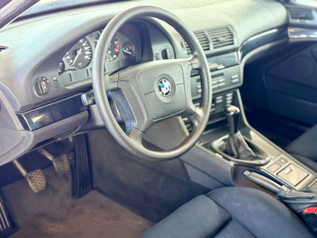 BMW 525