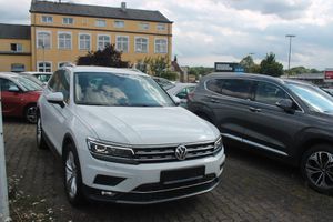 VW Tiguan Highline Navi*LED*RÜKA*HeadUp*DAB*