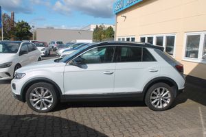 VW T-Roc 1.5 TSI ACT Style*LED*P-Dach*1.Hd*Navi*PDC