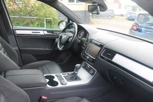 VW Touareg 3.0 V6 TDI Tiptronic*AHK*Standhzg*n22"LM