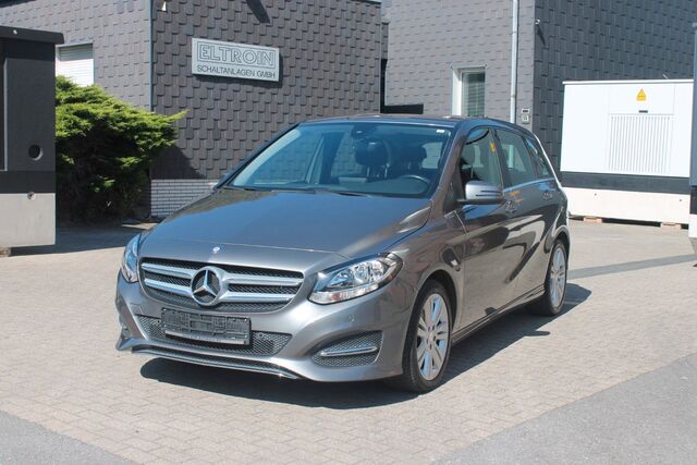 MERCEDES-BENZ B 180 Style DCT+Wippen*Navi*AHK*PDC*Sitzhzg*Allw