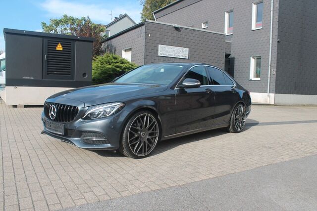 MERCEDES-BENZ C 180 Avantgarde*LED*20"+tiefer*Comand*Carplay
