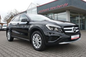 MERCEDES-BENZ GLA 180 7G-DCT *NAVI*KLIMA*PDC*TEMPOMAT*SHZ*AHK*