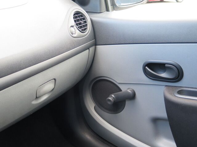 RENAULT Clio 3 türig Servo ZV 1.hnd Insp Neu 95000km