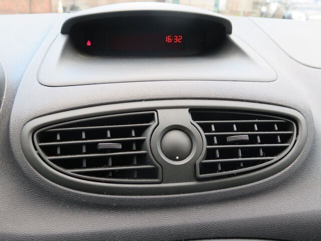 RENAULT Clio 3 türig Servo ZV 1.hnd Insp Neu 95000km