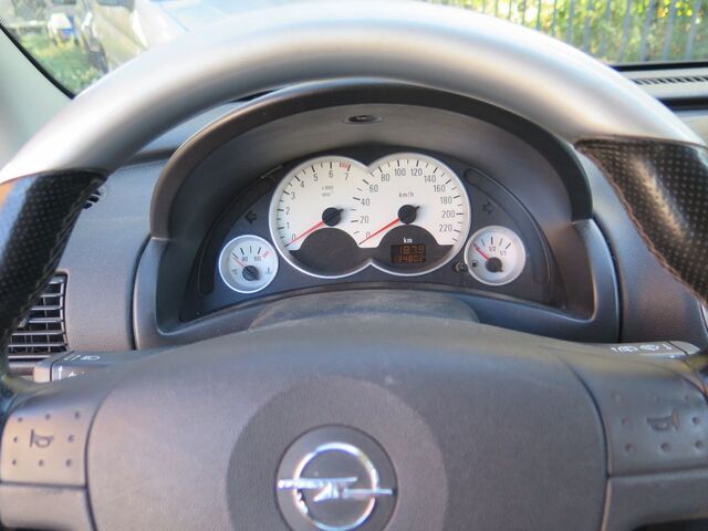 OPEL Corsa 1.4 16V Sportsline Version 2