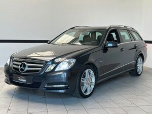 MERCEDES-BENZ E 220 CDI T BlueEFF AVANTGARDE Navi*Xenon*AHK*