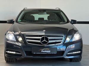 MERCEDES-BENZ E 220 CDI T BlueEFF AVANTGARDE Navi*Xenon*AHK*