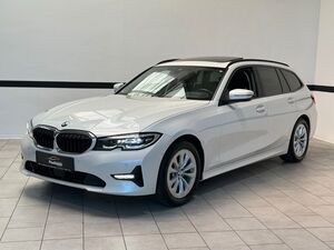 BMW 318 d Tour. Aut. Advantage Navi*LED*Panorama*AHK