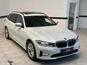 BMW 318 d Tour. Aut. Advantage Navi*LED*Panorama*AHK