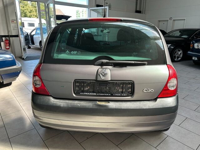 RENAULT Clio Authentique 1.2 16V Summertime