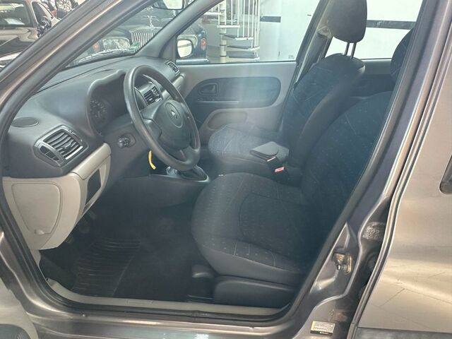 RENAULT Clio Authentique 1.2 16V Summertime