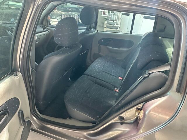 RENAULT Clio Authentique 1.2 16V Summertime