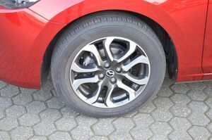 MAZDA 2 1.5L e-SKYACTIV G 90ps Mazda 1.5L HOMURA NAV