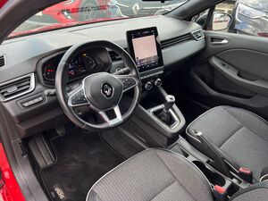 RENAULT Clio V Intens mit 360°-Kamera u. Allwetterreifen