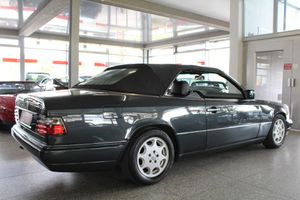 MERCEDES-BENZ 300 CE 24V Cabriolet -5 Gang - Klima - Sportline