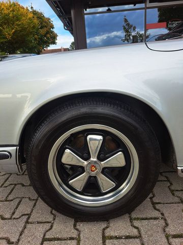 PORSCHE 911 TE Ölklappe-dt. Spitzenrestauration -Zust. 1