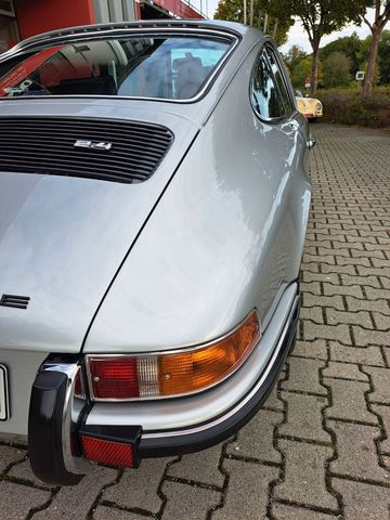 PORSCHE 911 TE Ölklappe-dt. Spitzenrestauration -Zust. 1