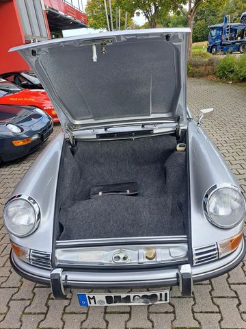 PORSCHE 911 TE Ölklappe-dt. Spitzenrestauration -Zust. 1