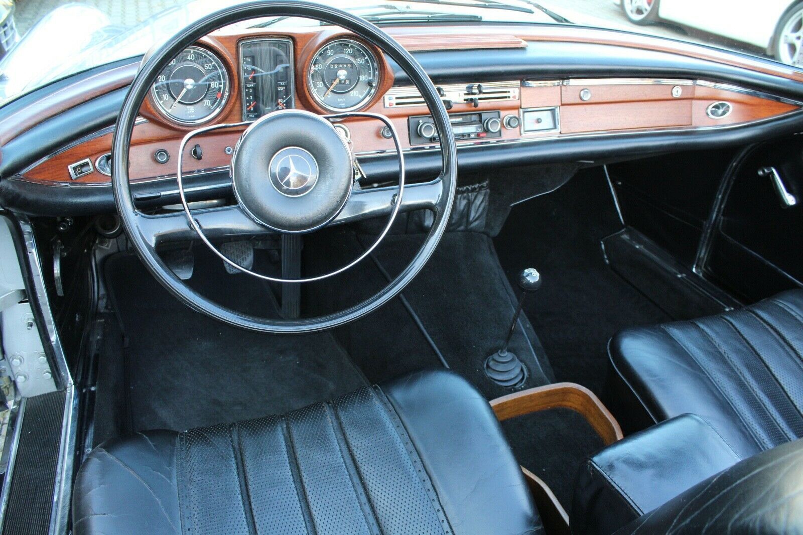 MERCEDES-BENZ 300 SE Cabrio - ex. CH -H-Kz.- matching nr. !