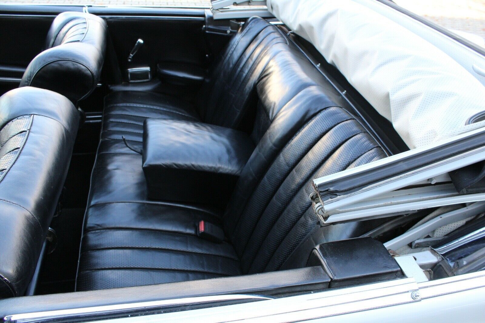 MERCEDES-BENZ 300 SE Cabrio - ex. CH -H-Kz.- matching nr. !