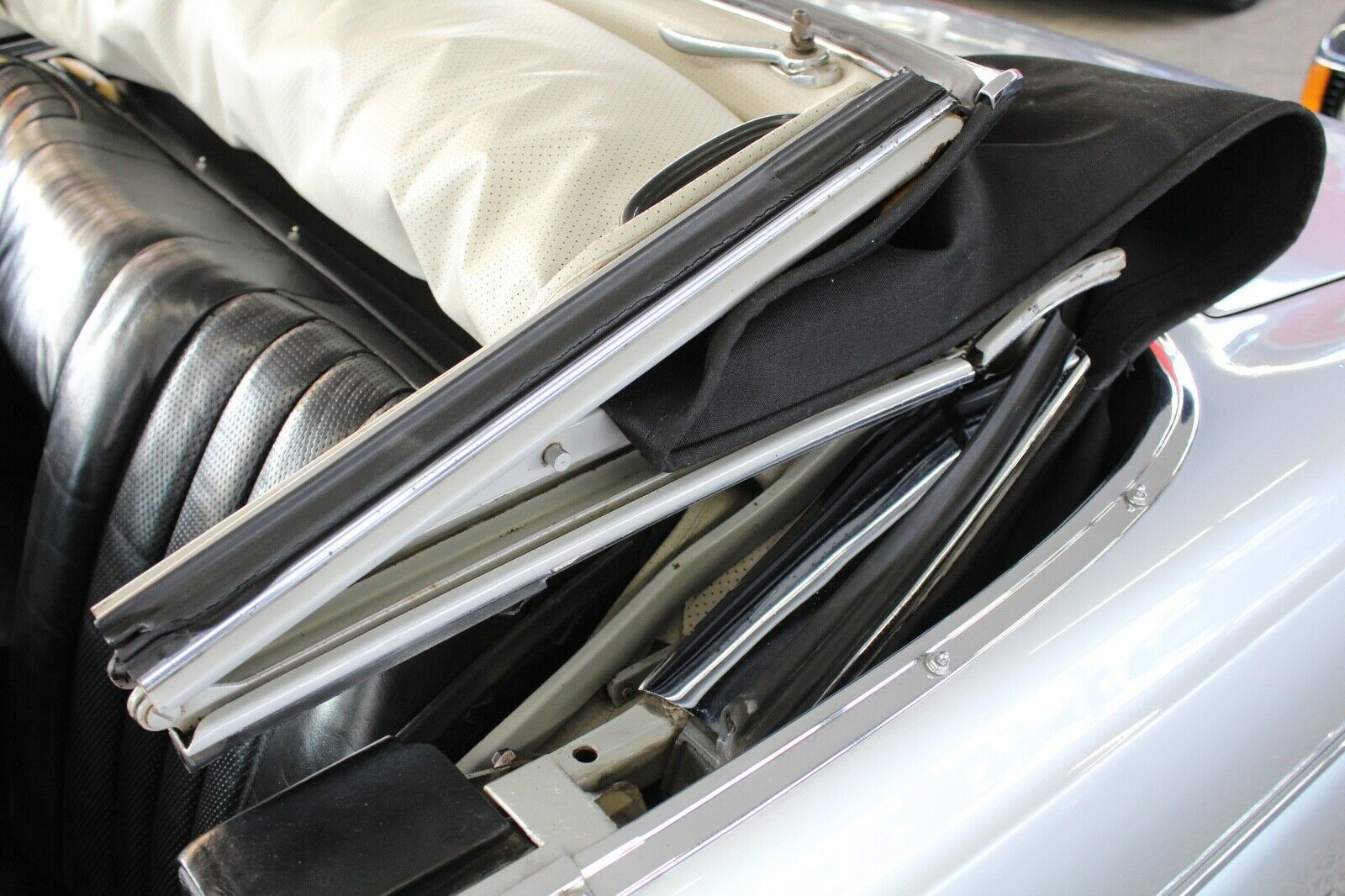 MERCEDES-BENZ 300 SE Cabrio - ex. CH -H-Kz.- matching nr. !