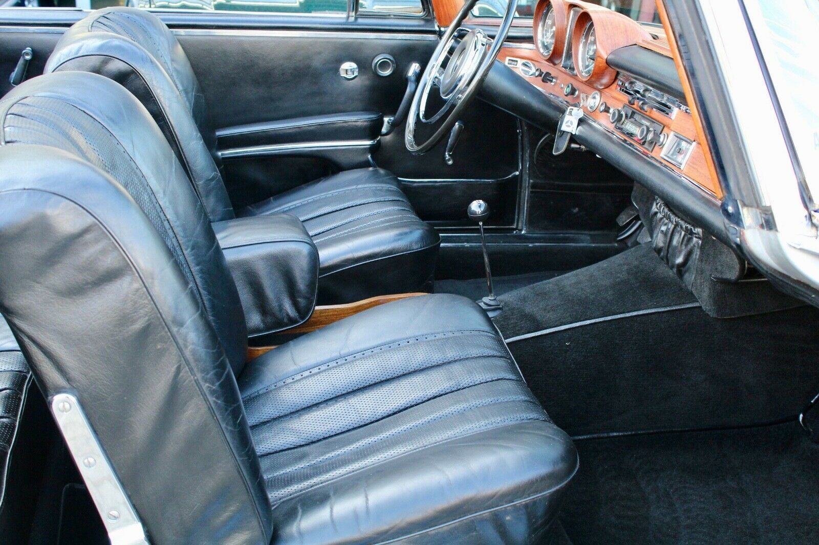 MERCEDES-BENZ 300 SE Cabrio - ex. CH -H-Kz.- matching nr. !