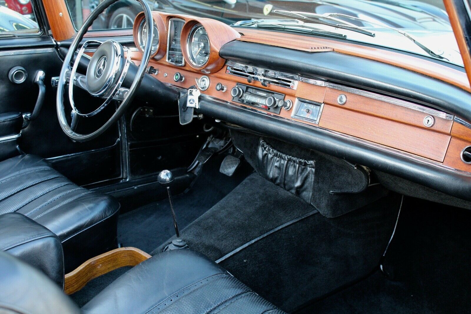 MERCEDES-BENZ 300 SE Cabrio - ex. CH -H-Kz.- matching nr. !