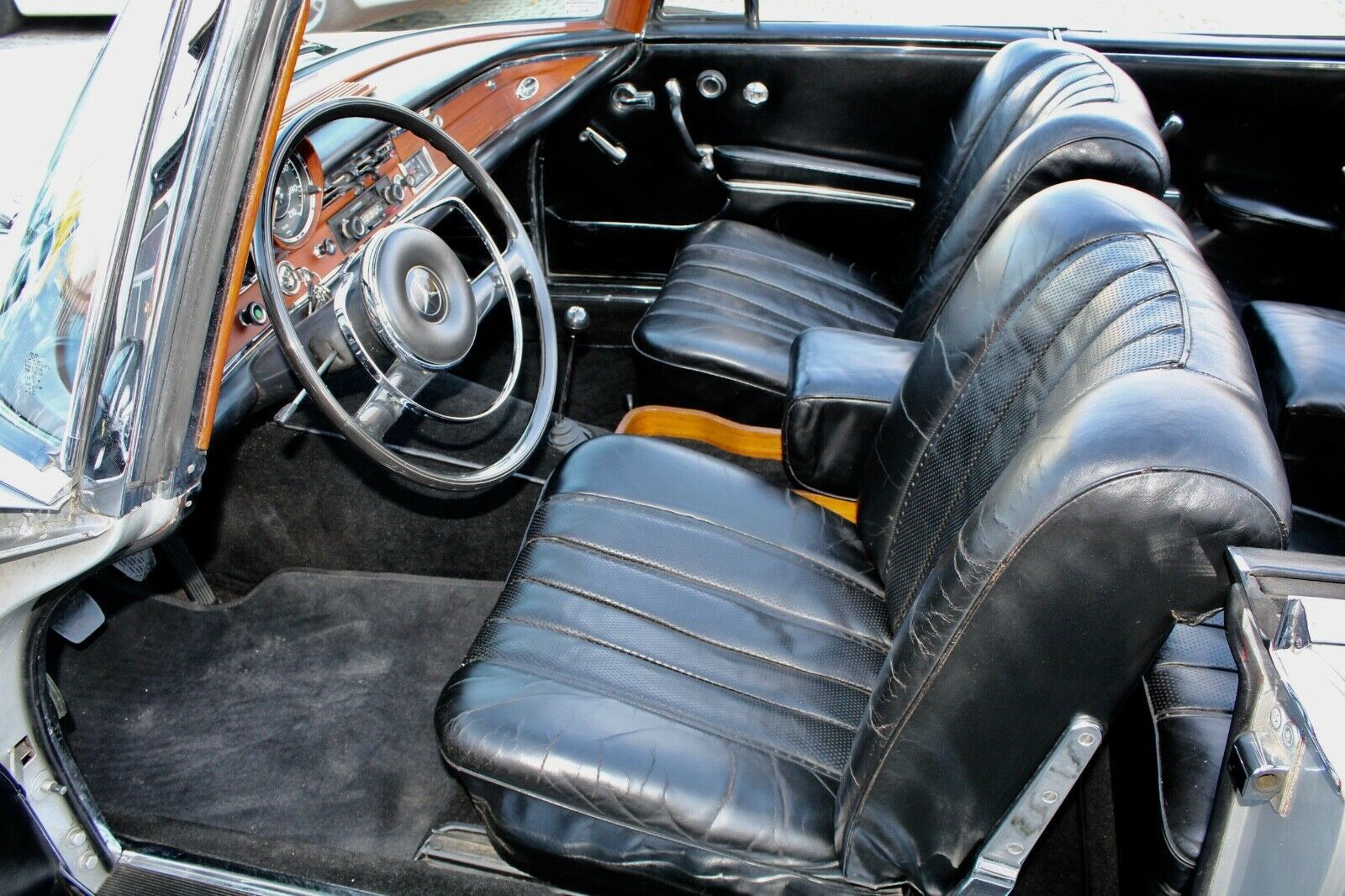 MERCEDES-BENZ 300 SE Cabrio - ex. CH -H-Kz.- matching nr. !