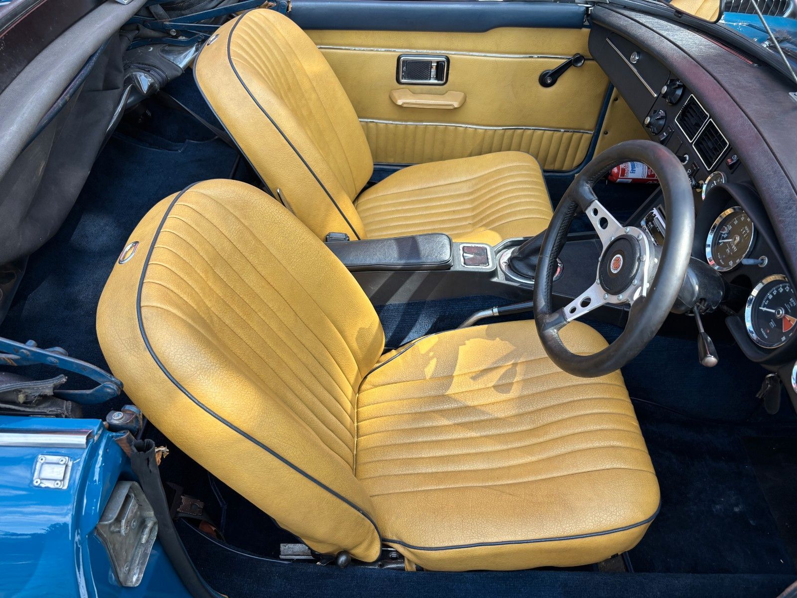 MG MGB Roadster - Tolle Farbkombi! RHD