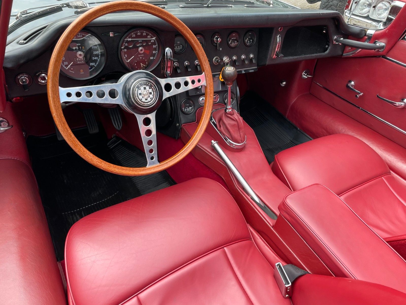 JAGUAR E-Type S 1 4.2 Roadster -High-Tec-Restaur. -H-Kz