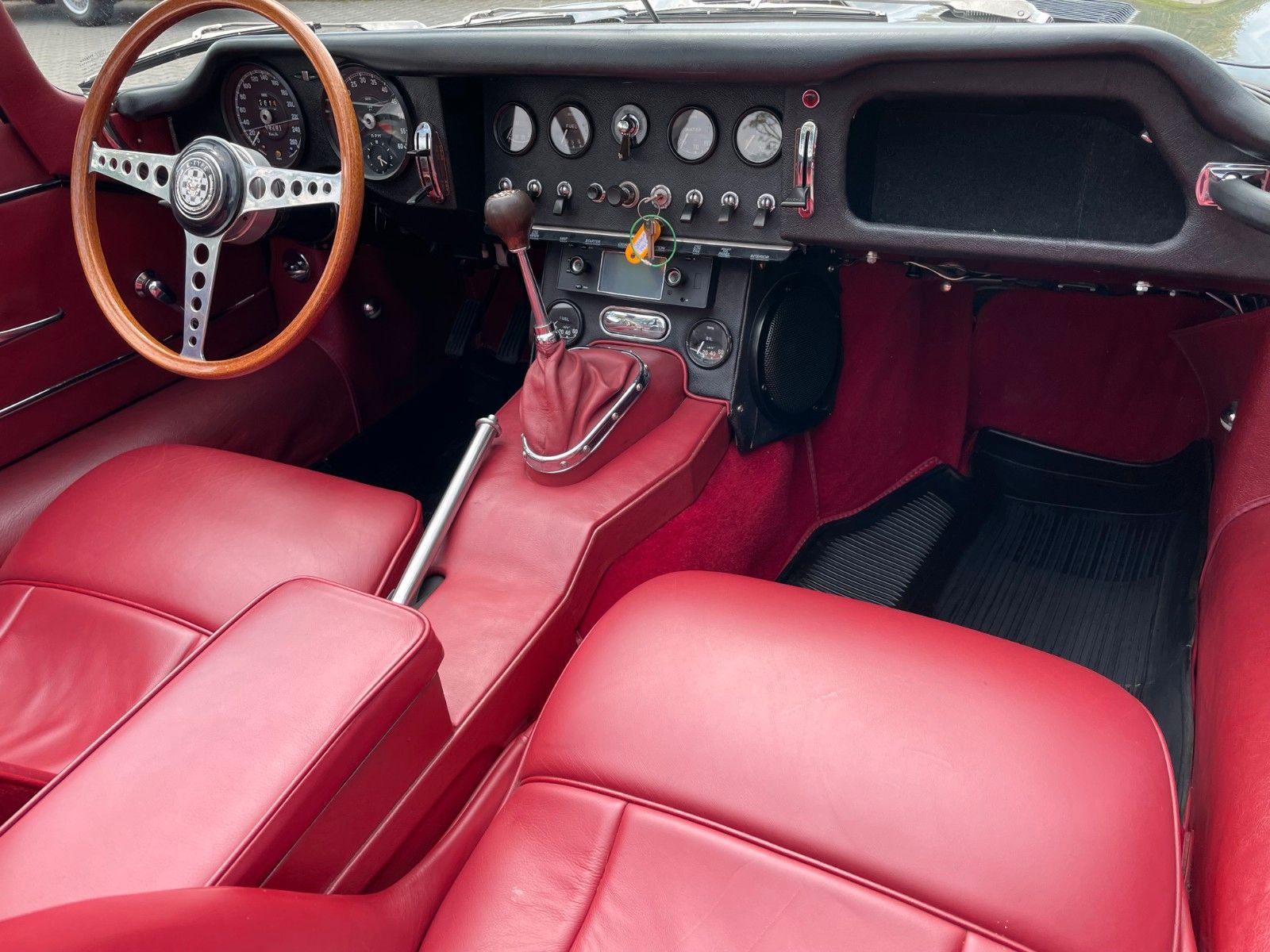 JAGUAR E-Type S 1 4.2 Roadster -High-Tec-Restaur. -H-Kz