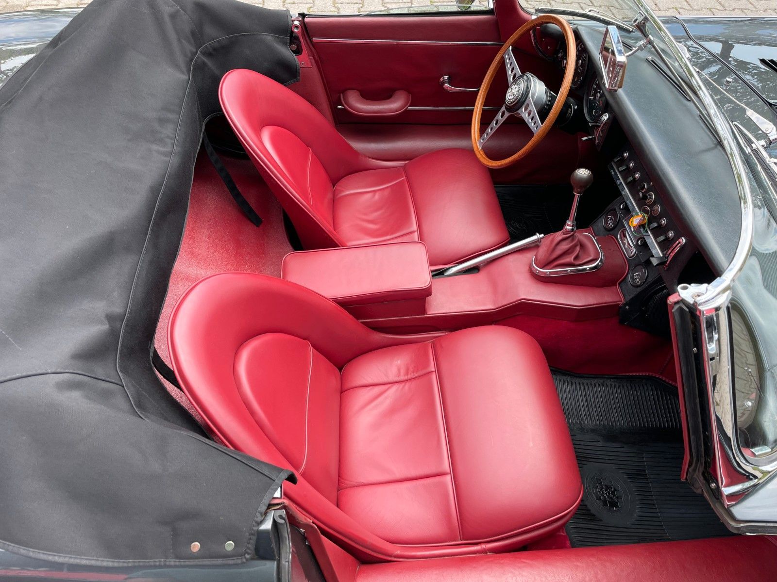 JAGUAR E-Type S 1 4.2 Roadster -High-Tec-Restaur. -H-Kz